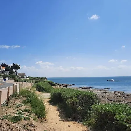 Votre Bulle D'oxygene Au Bord De L'ocean. *